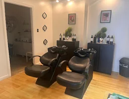 Dye Pretty Beauty Salon Lab