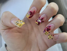 V & B Nails