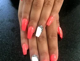 Skyline Nails