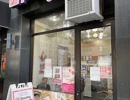 Pinky Threading Salon