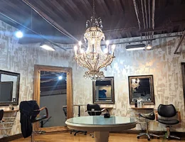 Izzazu Salon, Spa & Blowout Bar - Downtown