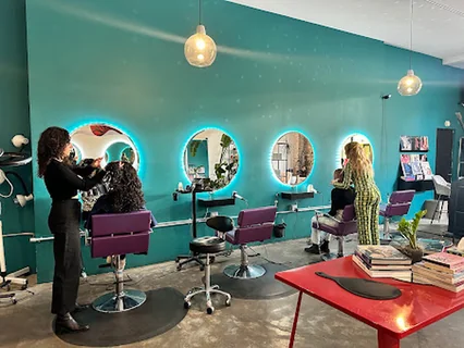 Photo CutLoose BK Hair Salon