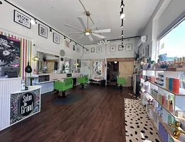 Salon On Grand