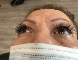 Roopa's Brow Lounge