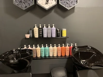 Photo Wash and Blow Hair Salon