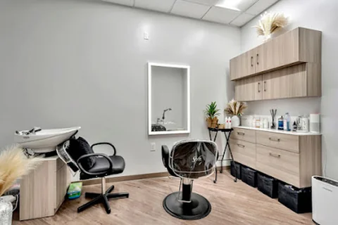 Photo Sola Salon Studios