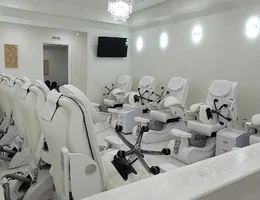 ALORA NAIL SPA & SALON