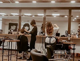 Valor & Violet Salon