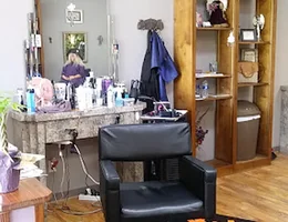 Mia's Salon & Spa