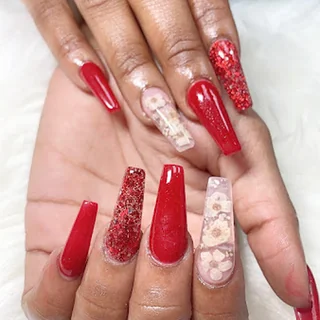 Photo Ruby Nails Design