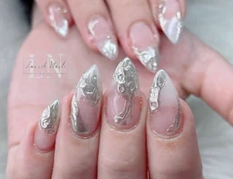 Lavish naiLs