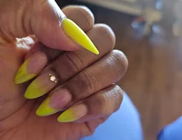 Ariel's Nails Maplewood