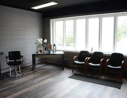 Corner Salon