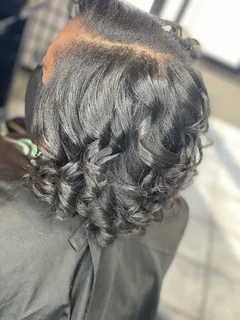 Photo Houston's Finest Weave & Natural Hair Salon