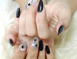 Lux Nail Bar