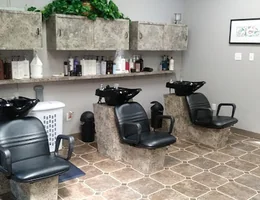 Mia's Salon & Spa