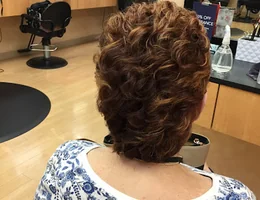 Holiday Hair Salon - Mechanicsburg