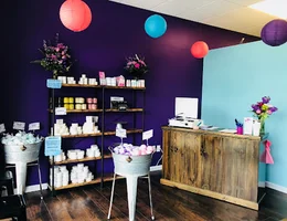 ikonick Wax & Beauty Bar