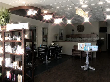 Photo Cosmopolitan Hair & Beauty Salon