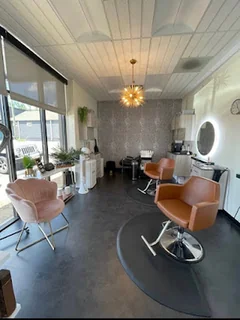 Photo Sola Salon Studios