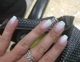 Q's Nails