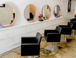 Woodlund Salon