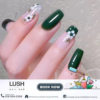 Photo Lush Nail Bar