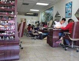 Q Nail Salon