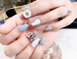 10 10 Nails & Spa