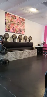 Photo MiNX & Co. Hair Studio