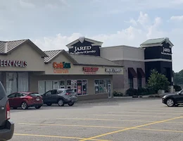 Unique Eyebrows (Threading,waxing,facial Salon)Outside mall,walks in welcome