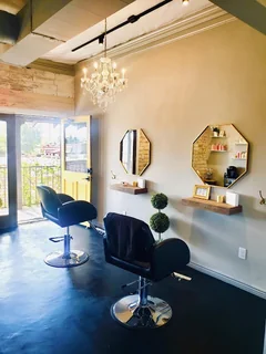 Photo Yellow Brick Road Salon