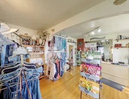 Gretchen's Hair Studio and Treasure Trove