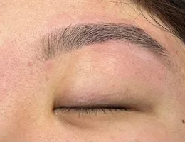 Brand Eyebrows Threading